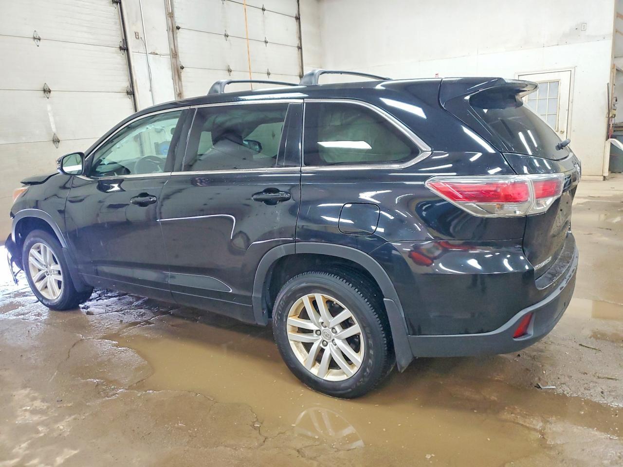 2015 Toyota Highlander Le - zdjęcie 2