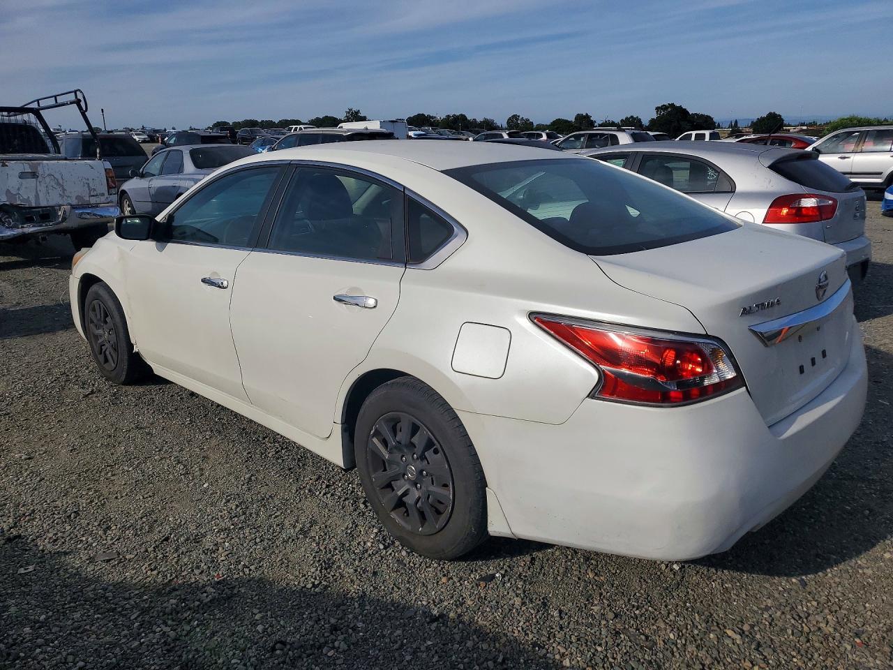 2015 Nissan Altima 2.5 S - zdjęcie 2
