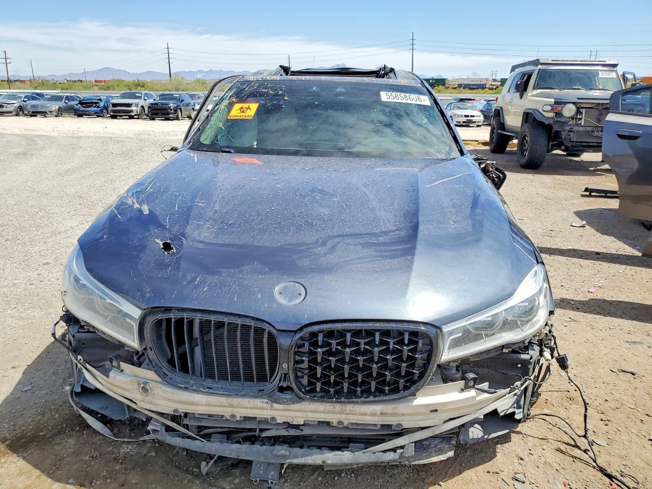 2016 BMW 750 Xi - zdjęcie 5