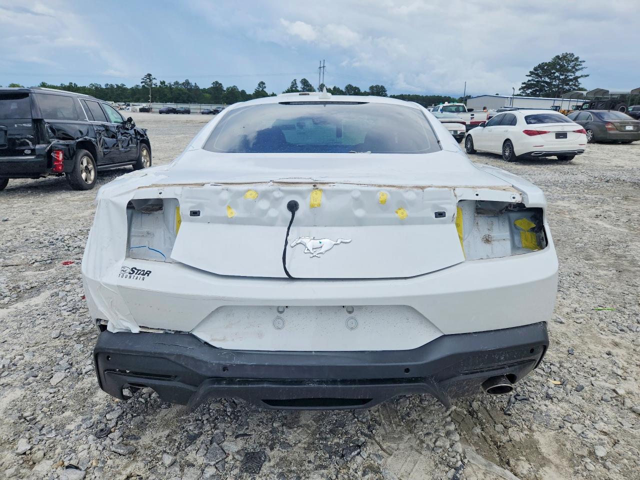 2024 Ford Mustang - zdjęcie 6