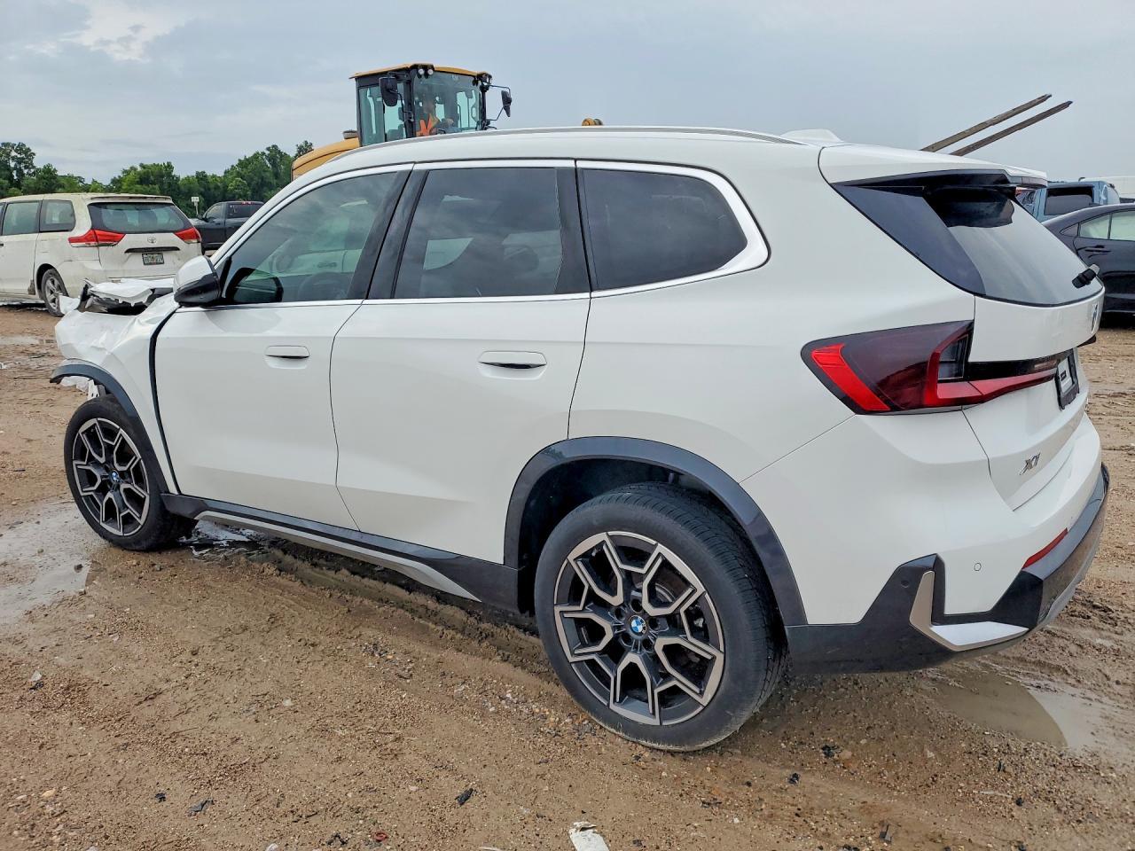 2025 BMW X1 xDrive28I - zdjęcie 2