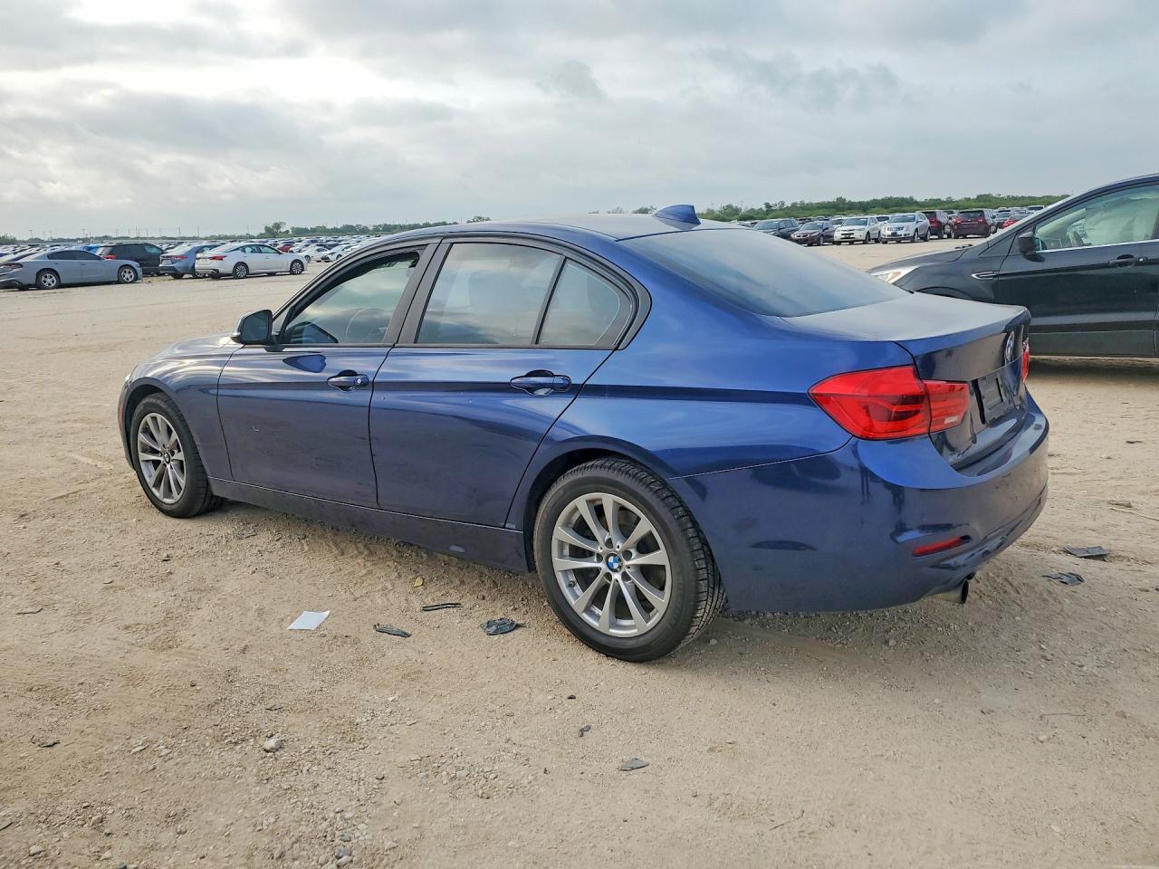 2016 BMW 320 I - zdjęcie 2