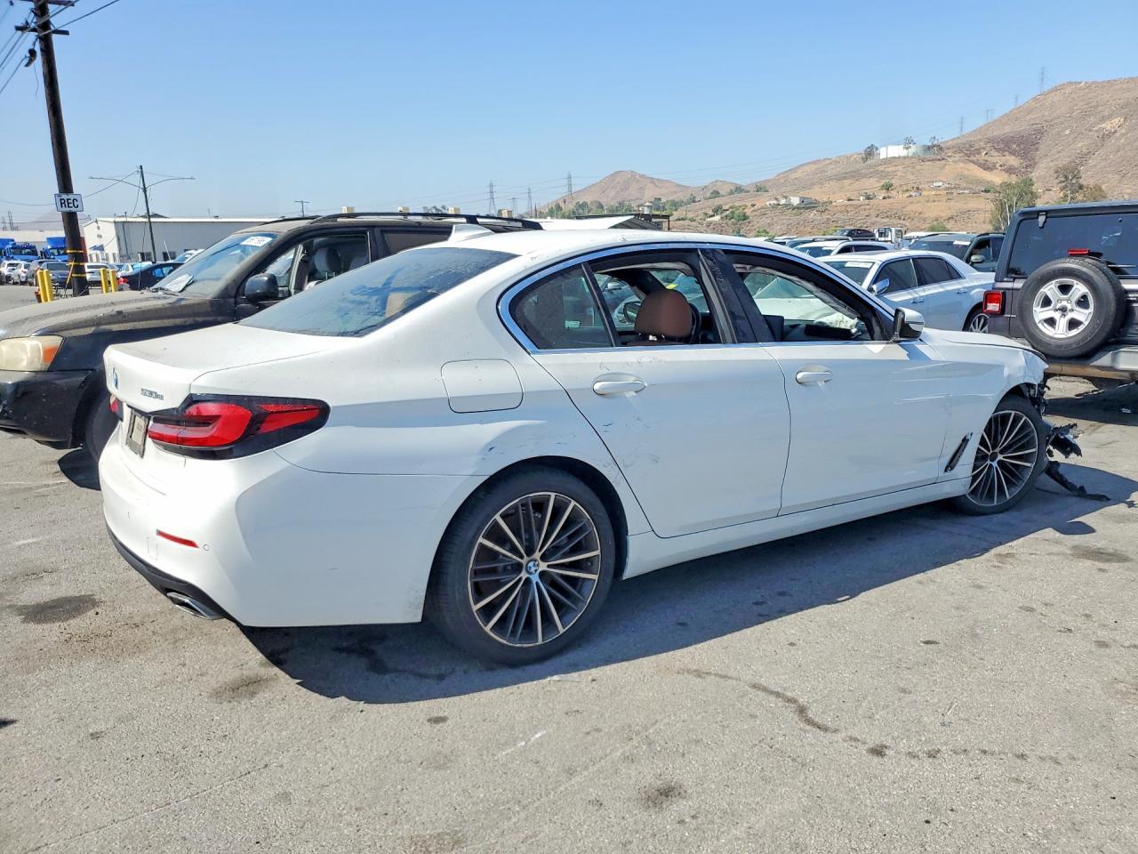 2021 BMW 530E - zdjęcie 3