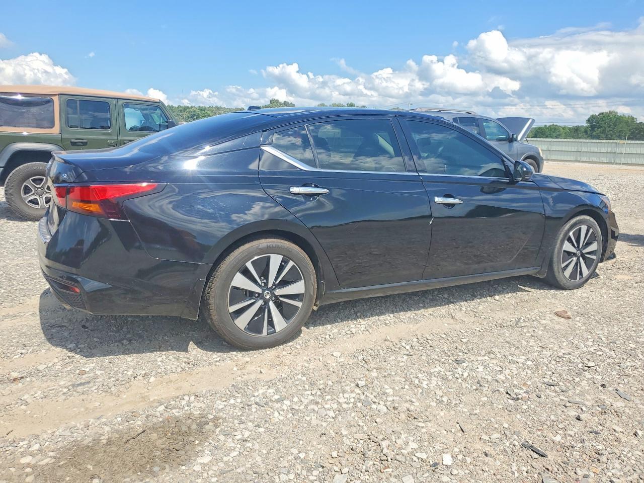 2021 Nissan Altima - zdjęcie 3