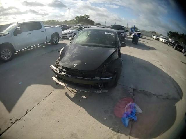 2021 Tesla Model 3 - zdjęcie 14