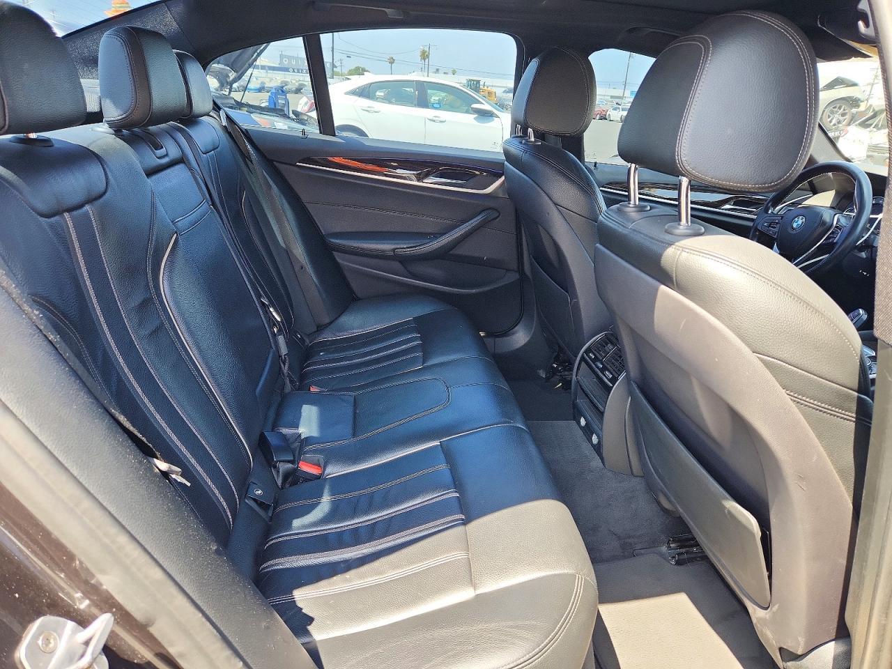2019 BMW 530E - zdjęcie 10