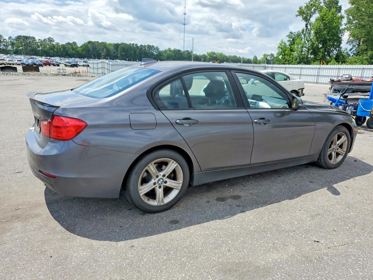 2013 BMW 320 I - zdjęcie 3
