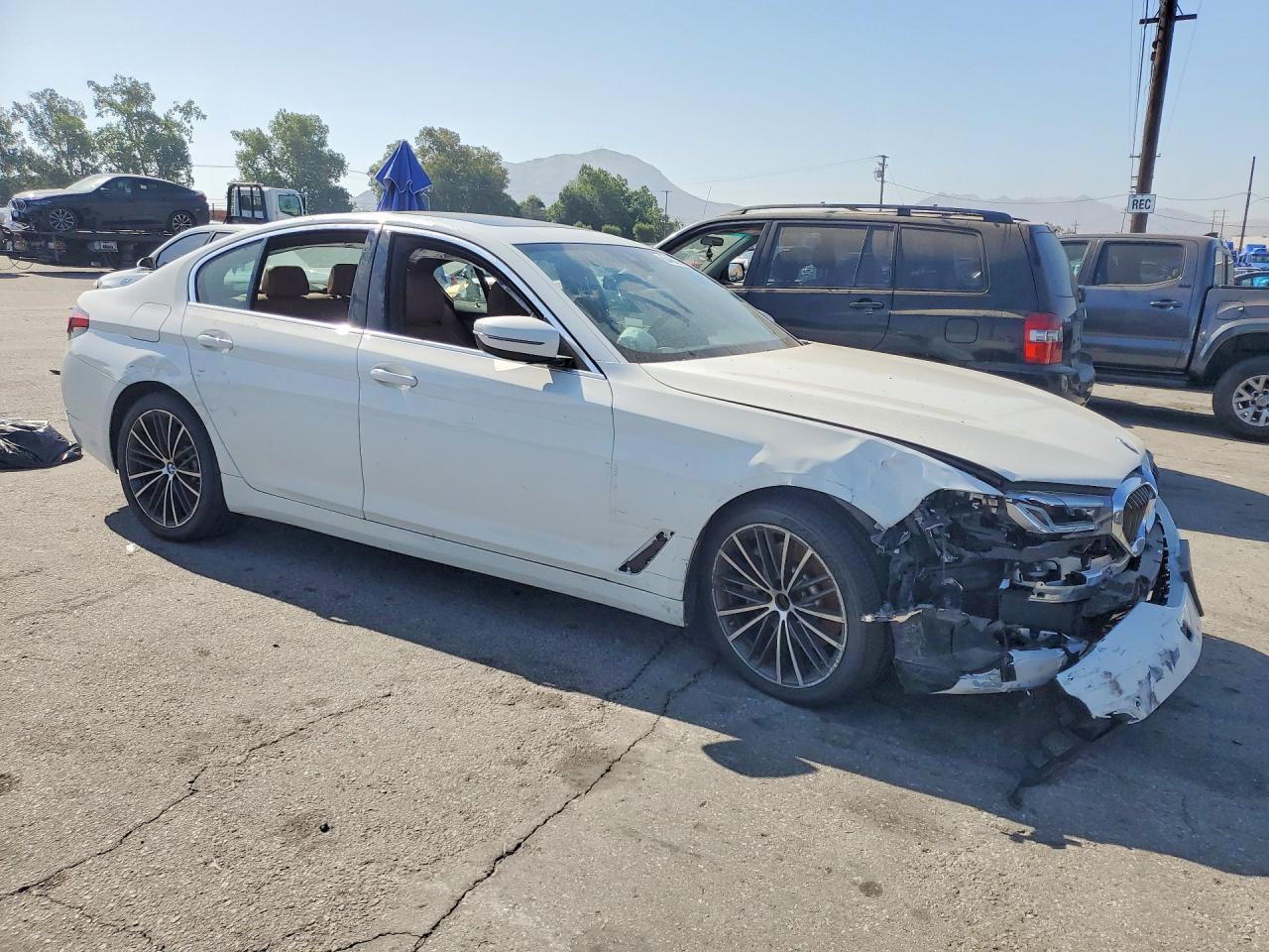 2021 BMW 530E - zdjęcie 4