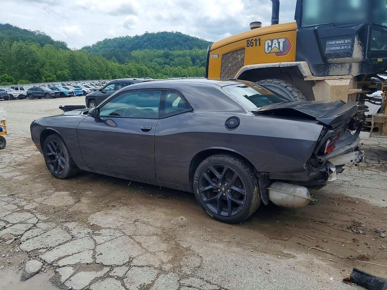2022 Dodge Challenger Sxt - zdjęcie 2