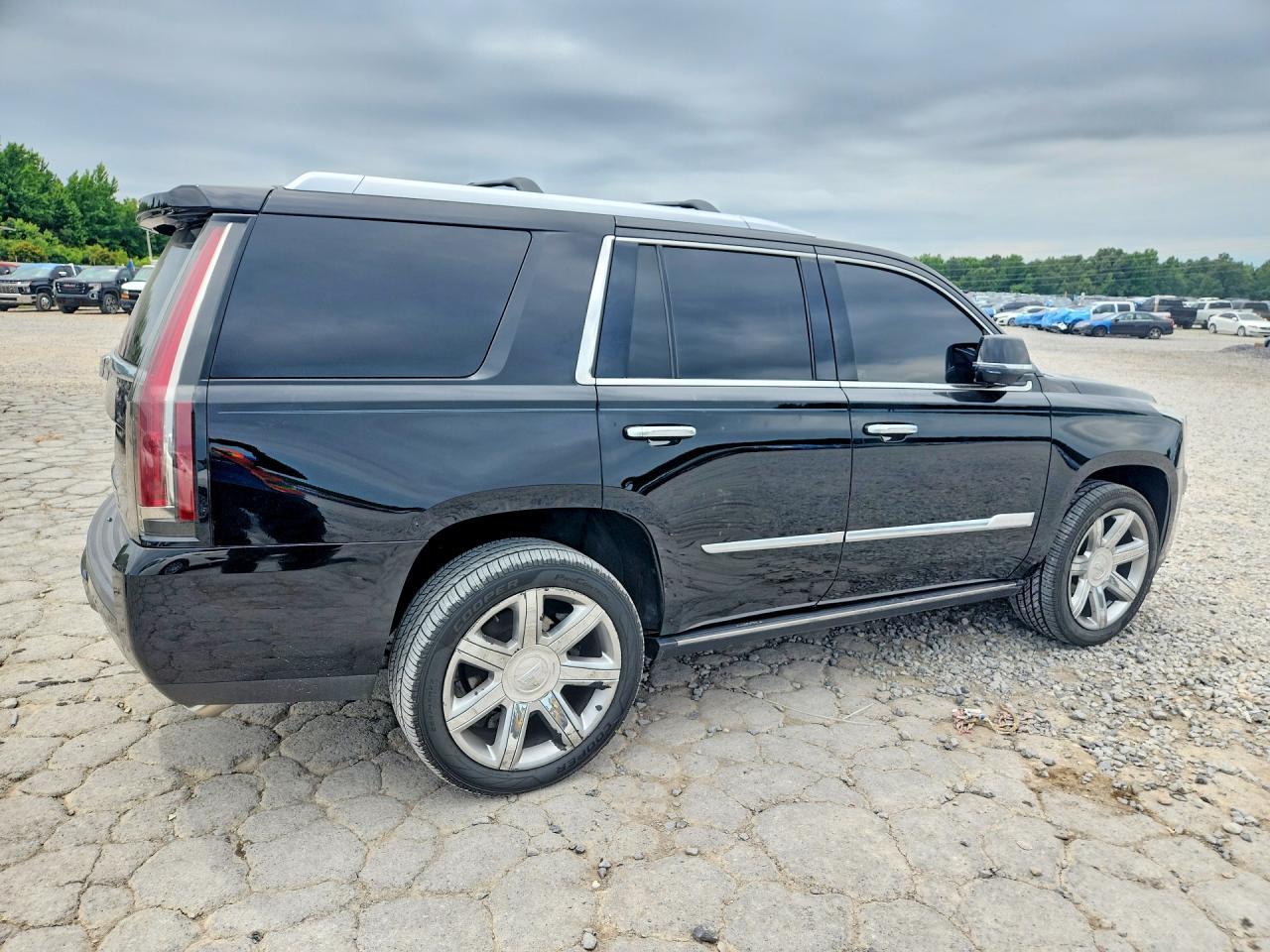 2015 Cadillac Escalade Platinum - zdjęcie 3