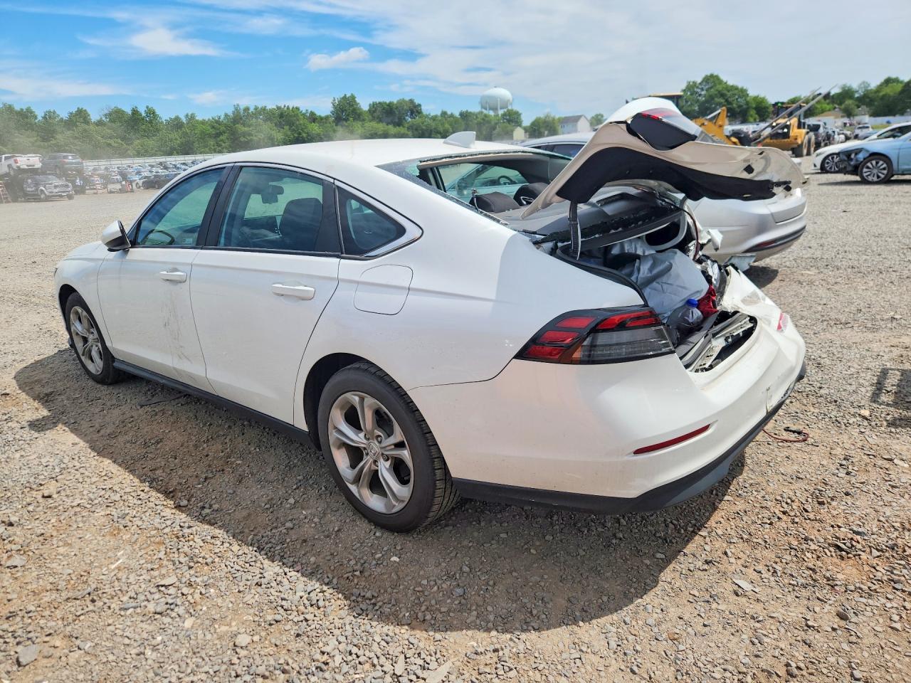 2023 Honda Accord - zdjęcie 2