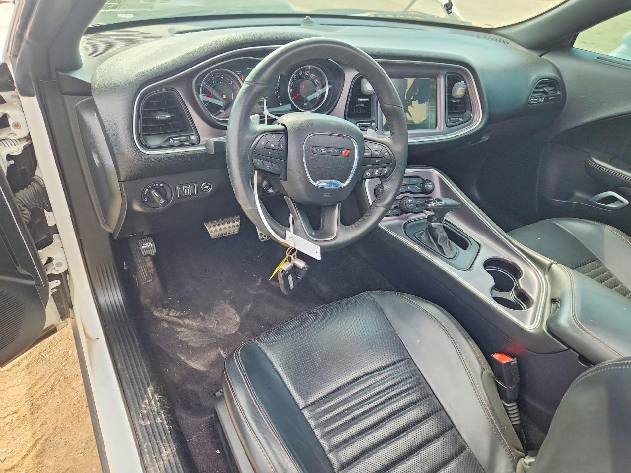 2016 Dodge Challenger R - zdjęcie 8