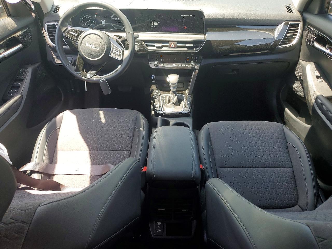 2024 Kia Seltos S - zdjęcie 8