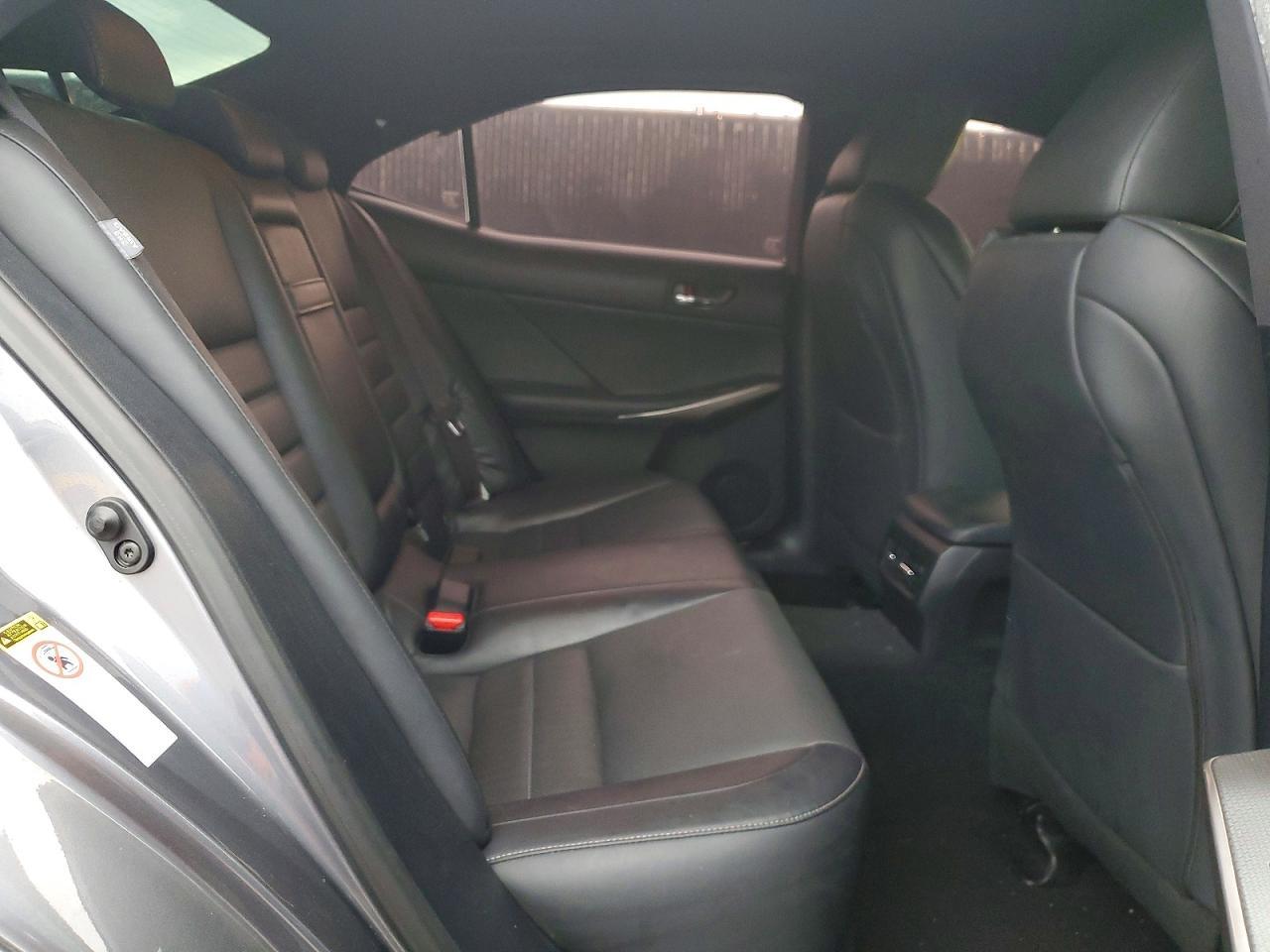 2016 Lexus Is 200T - zdjęcie 10
