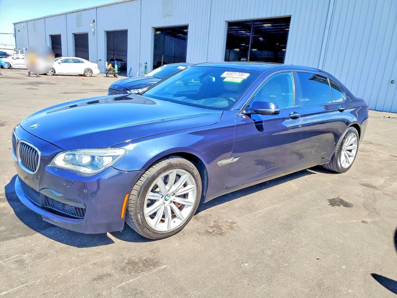 2014 BMW 750 Lxi - zdjęcie główne