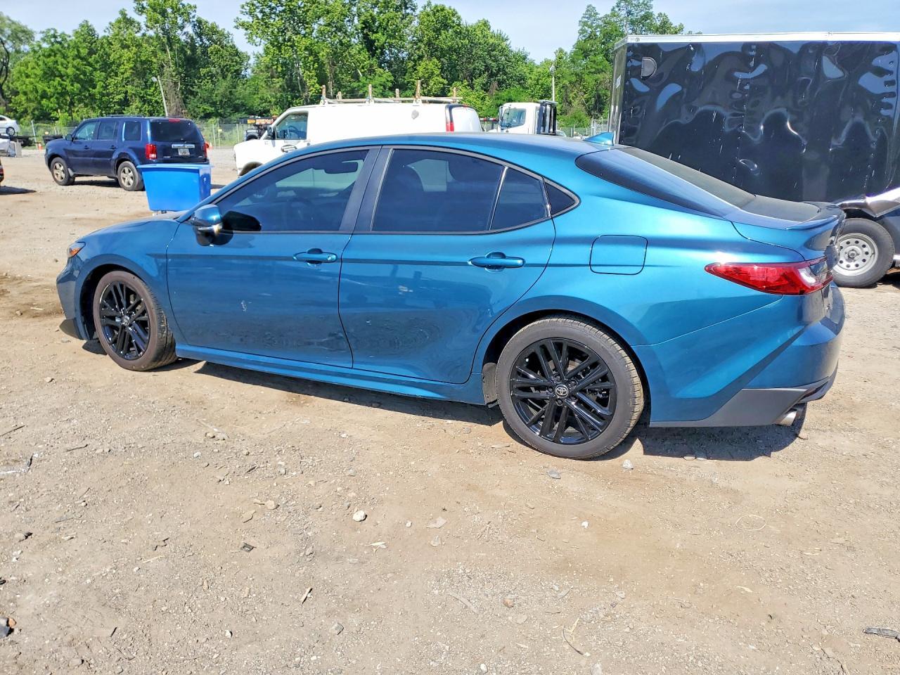 2026 Toyota Camry Se - zdjęcie 2