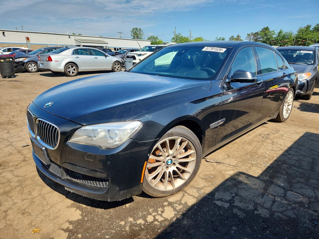 2013 BMW 750 Lxi - zdjęcie główne