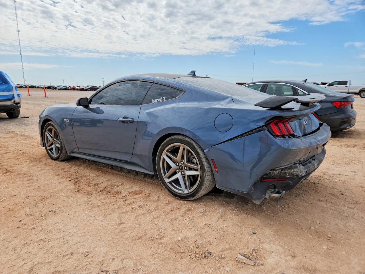 2025 Ford Mustang Gt - zdjęcie 2