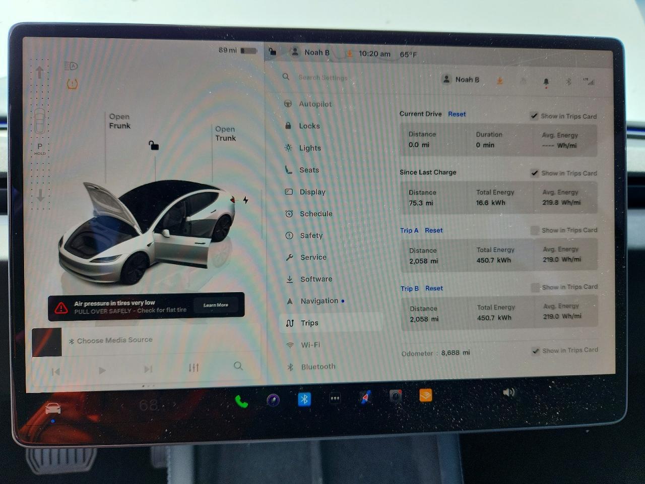 2025 Tesla Model 3 - zdjęcie 9