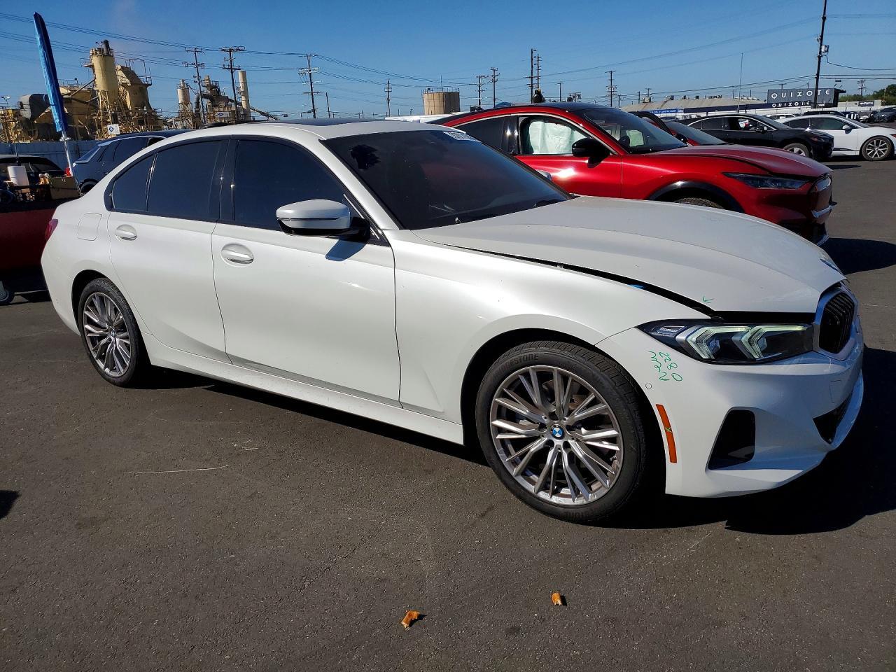 2023 BMW 330I - zdjęcie 4