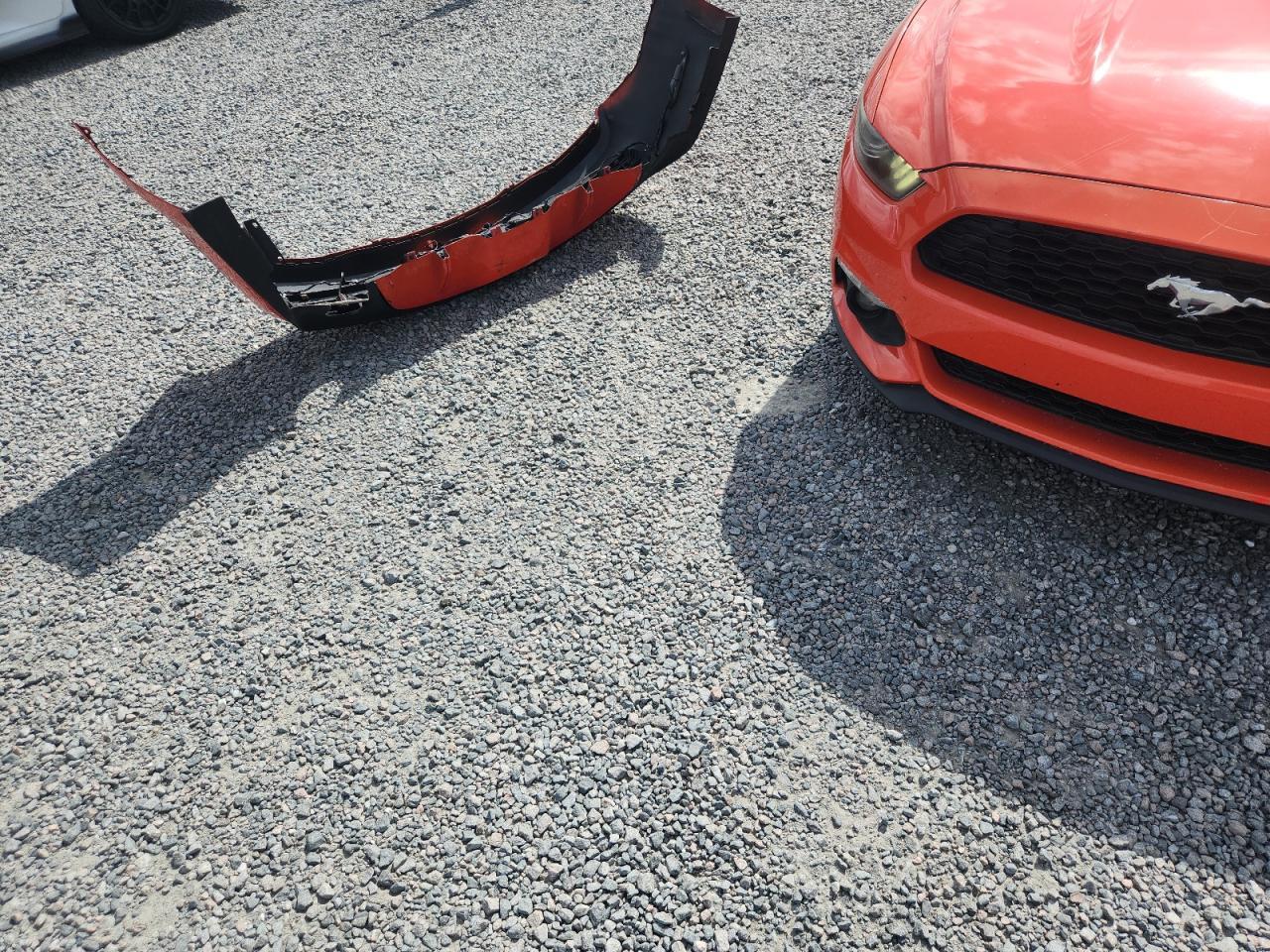 2015 Ford Mustang - zdjęcie 12