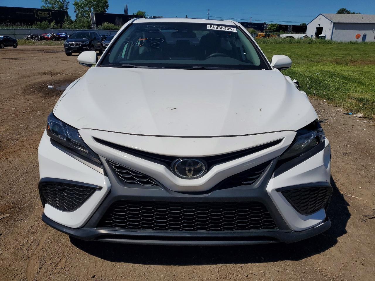 2024 Toyota Camry Se - zdjęcie 5