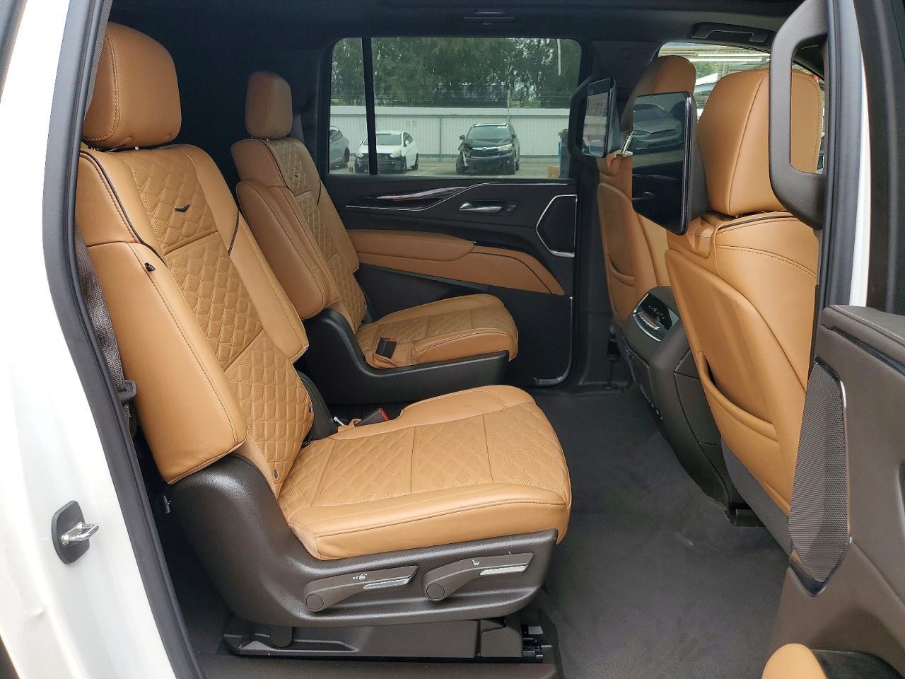 2024 Cadillac Escalade Esv Sport - zdjęcie 11