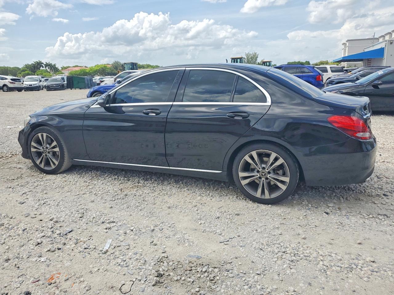 2018 Mercedes-Benz C 300 - zdjęcie 2