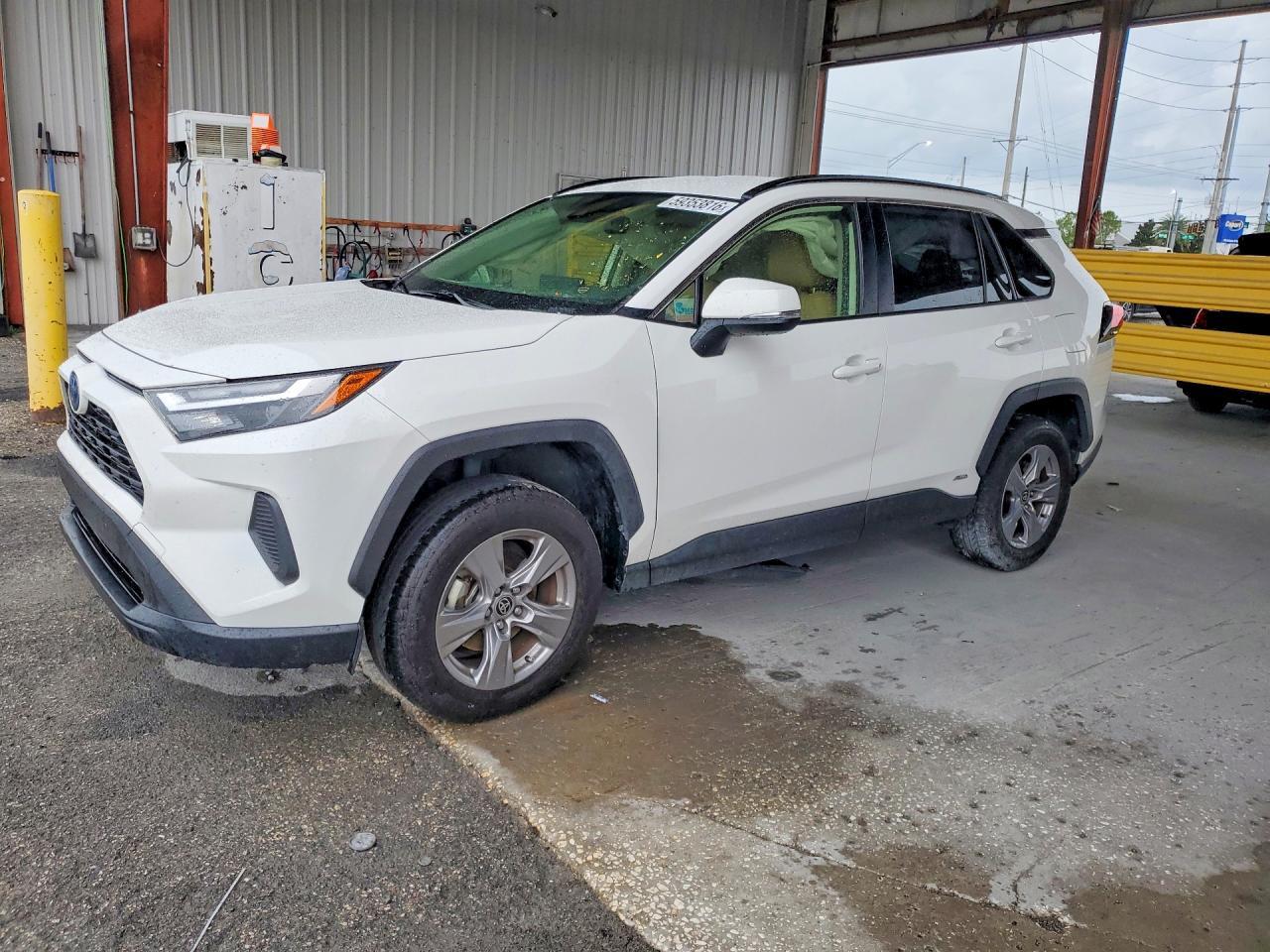 2022 Toyota Rav4 Xle - zdjęcie główne
