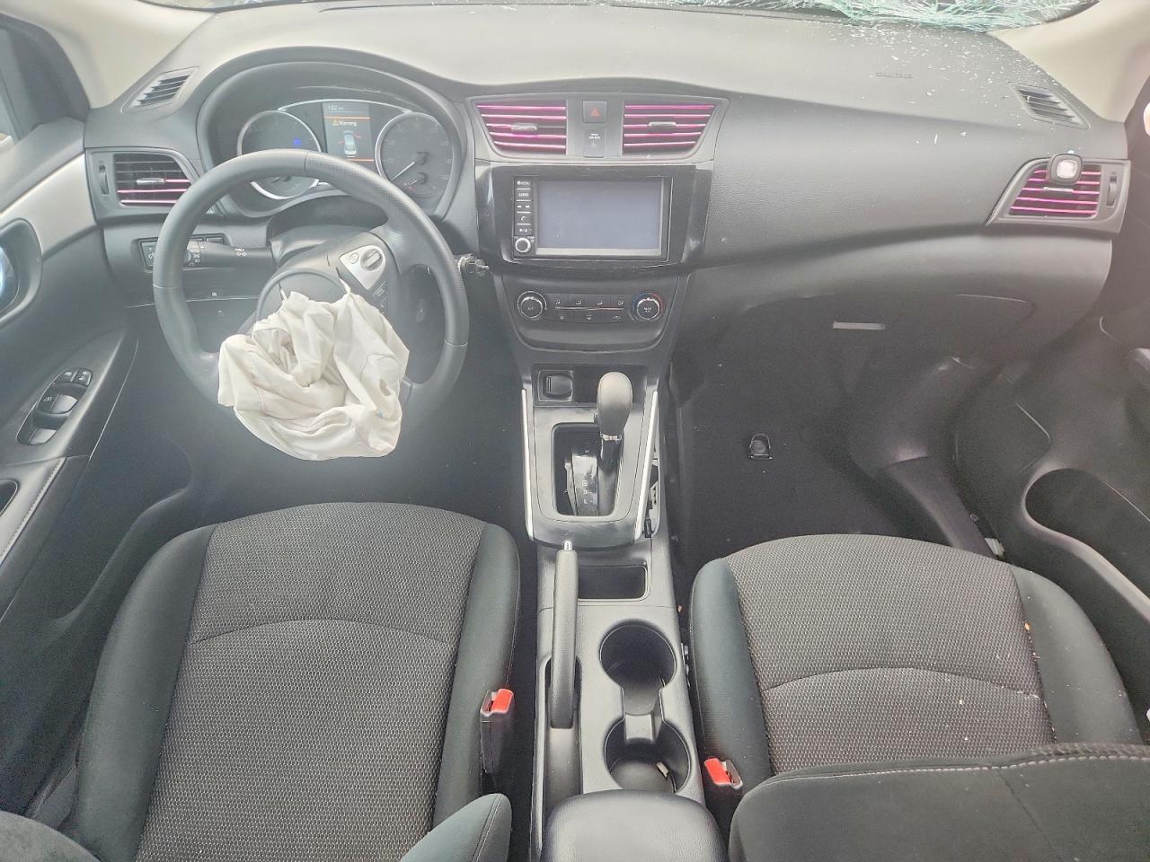 2019 Nissan Sentra S - zdjęcie 8