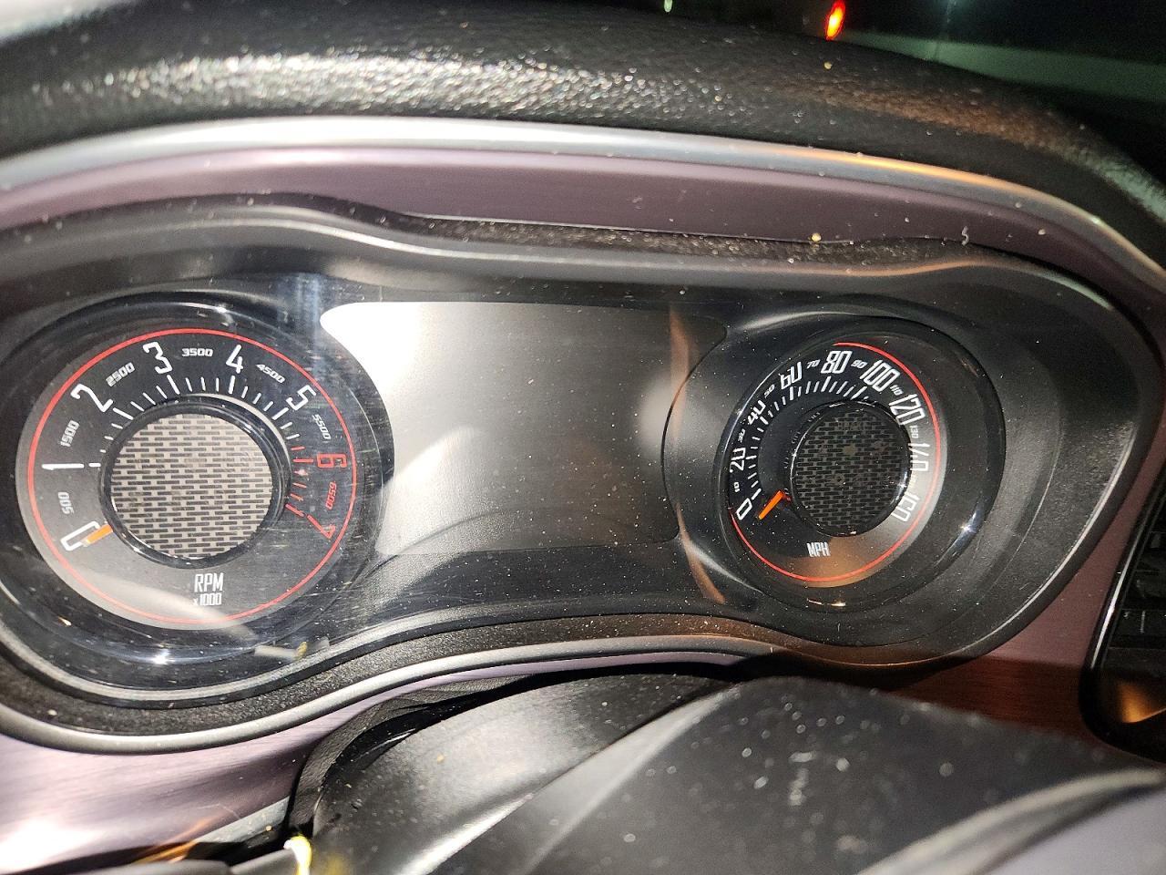 2017 Dodge Challenger R/T - zdjęcie 9