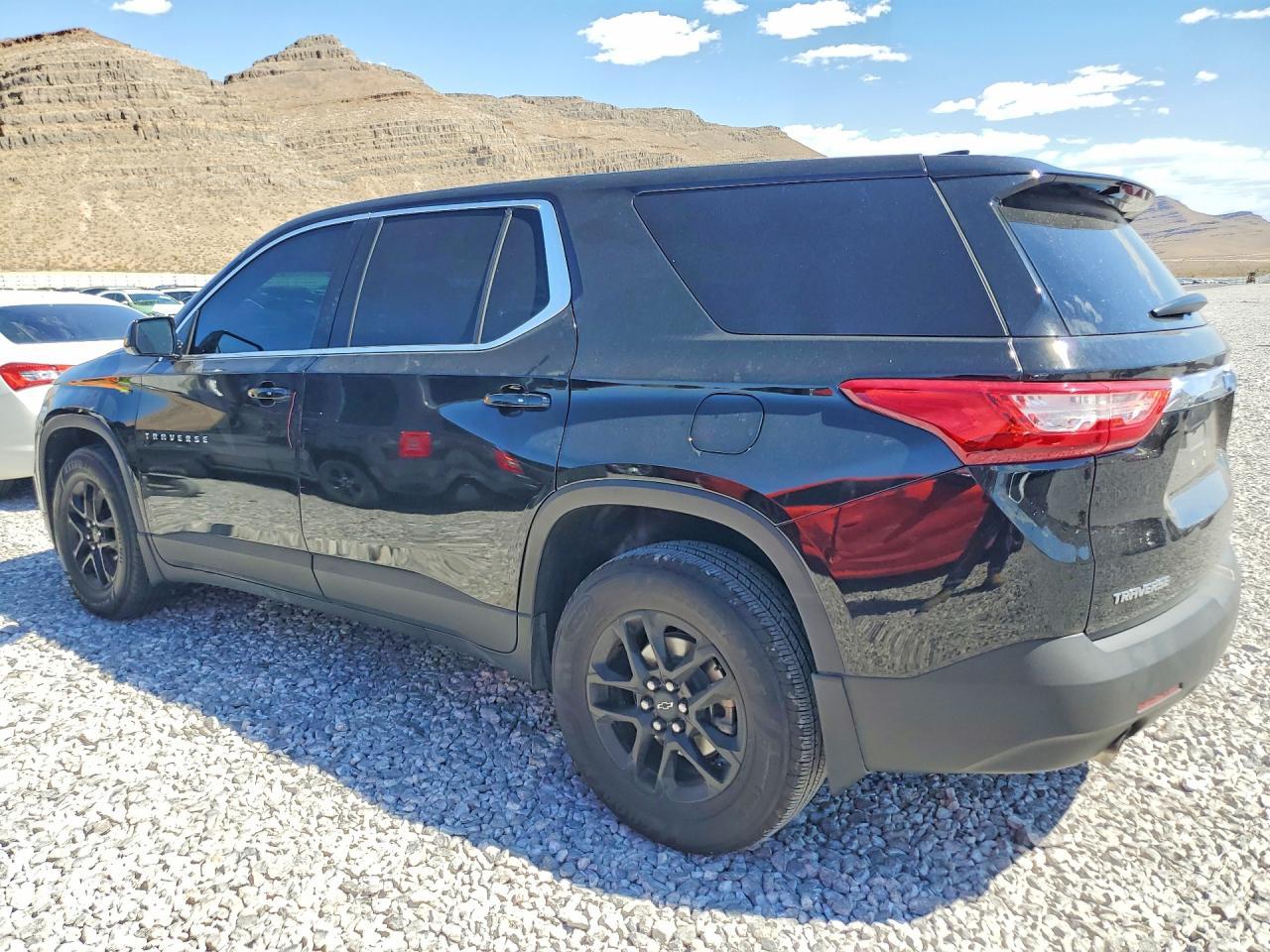 2020 Chevrolet Traverse Ls - zdjęcie 2