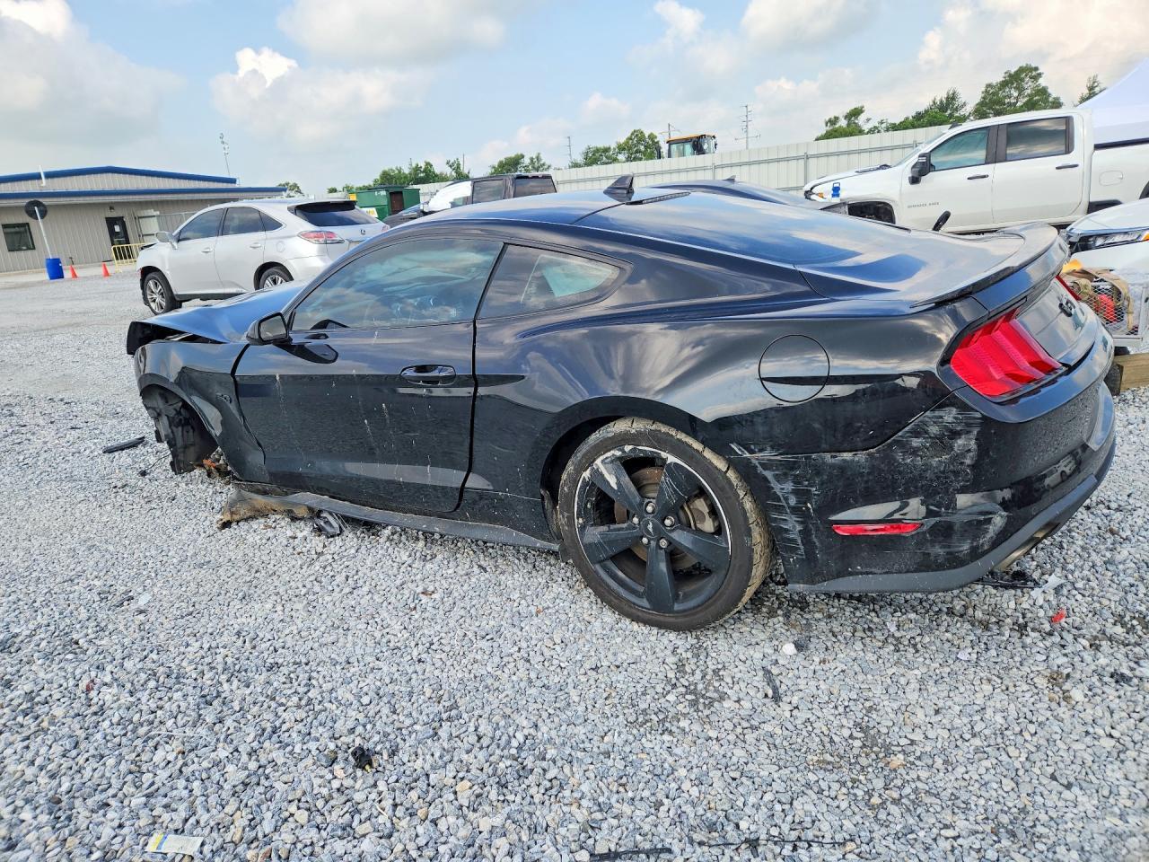 2021 Ford Mustang Gt - zdjęcie 2