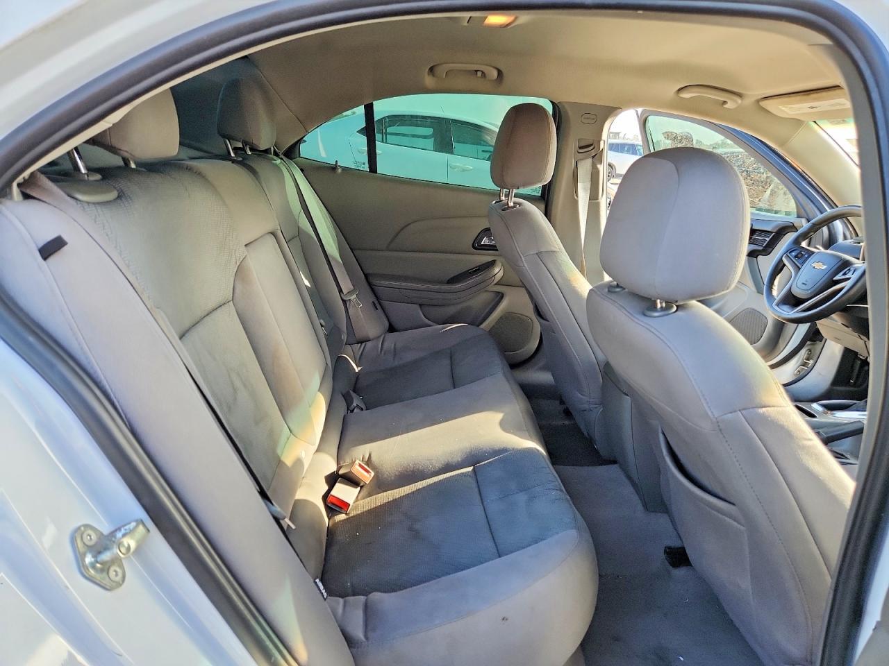 2015 Chevrolet Malibu Ls - zdjęcie 9