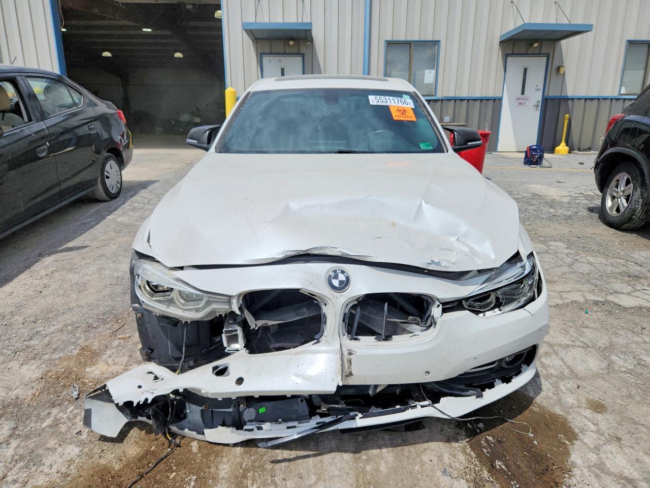 2017 BMW 330 Xi - zdjęcie 5