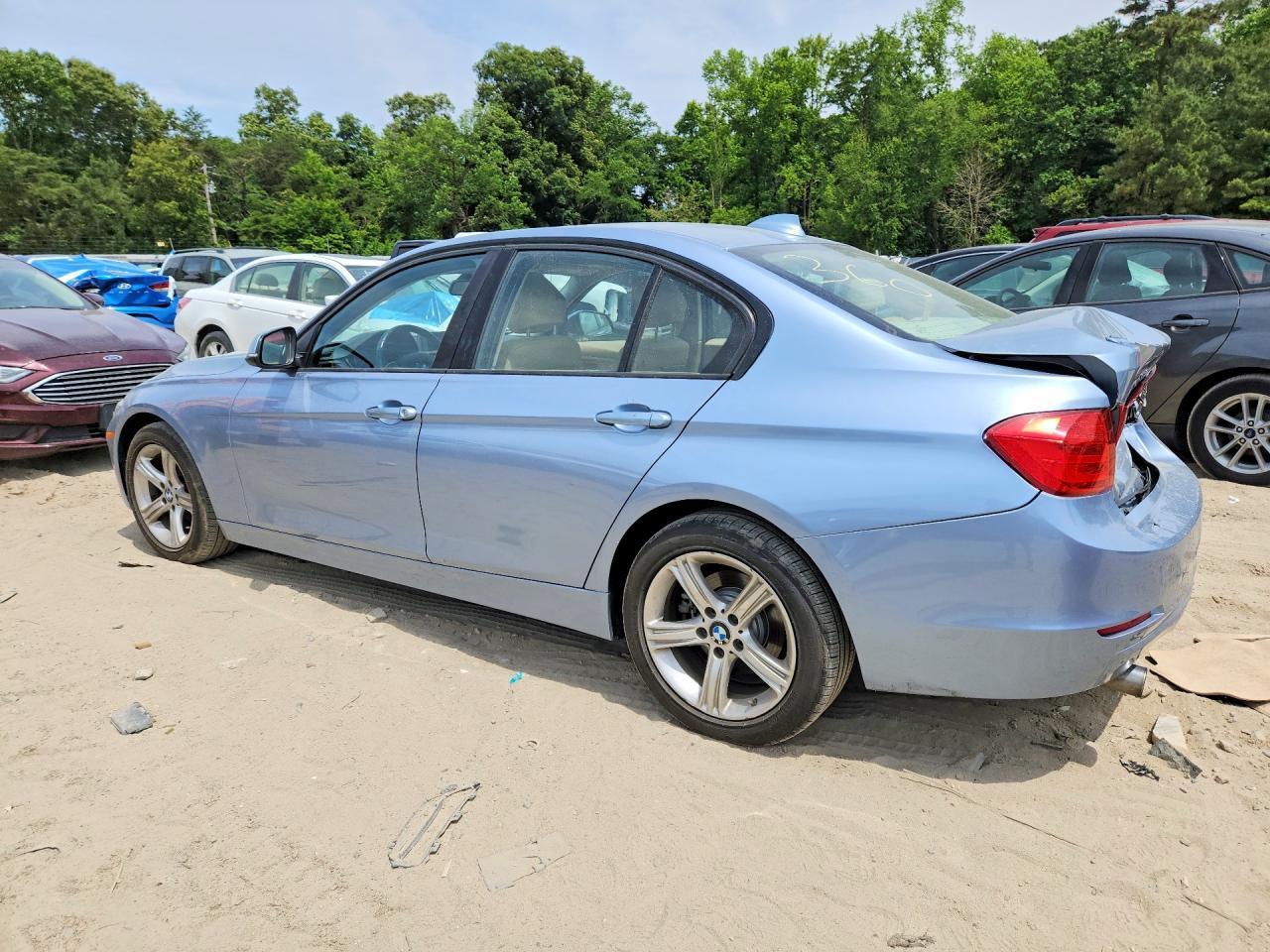 2014 BMW 320 I xDrive - zdjęcie 2