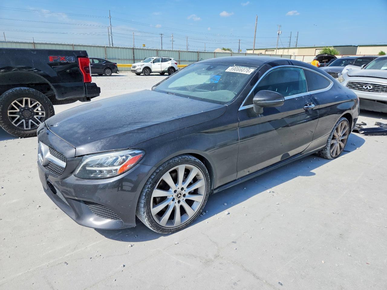 2019 Mercedes-Benz C 300 - zdjęcie główne