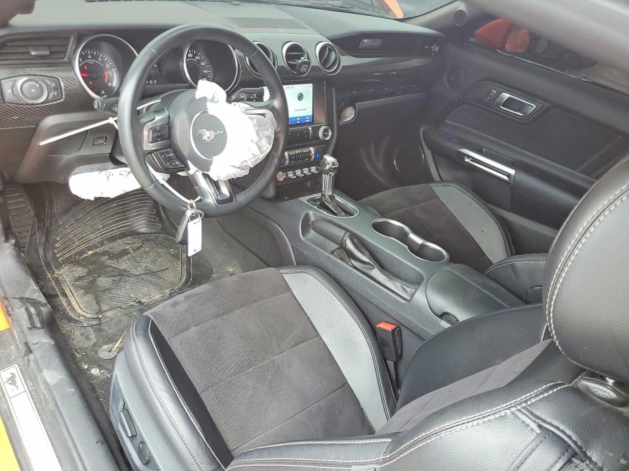 2021 Ford Mustang - zdjęcie 8
