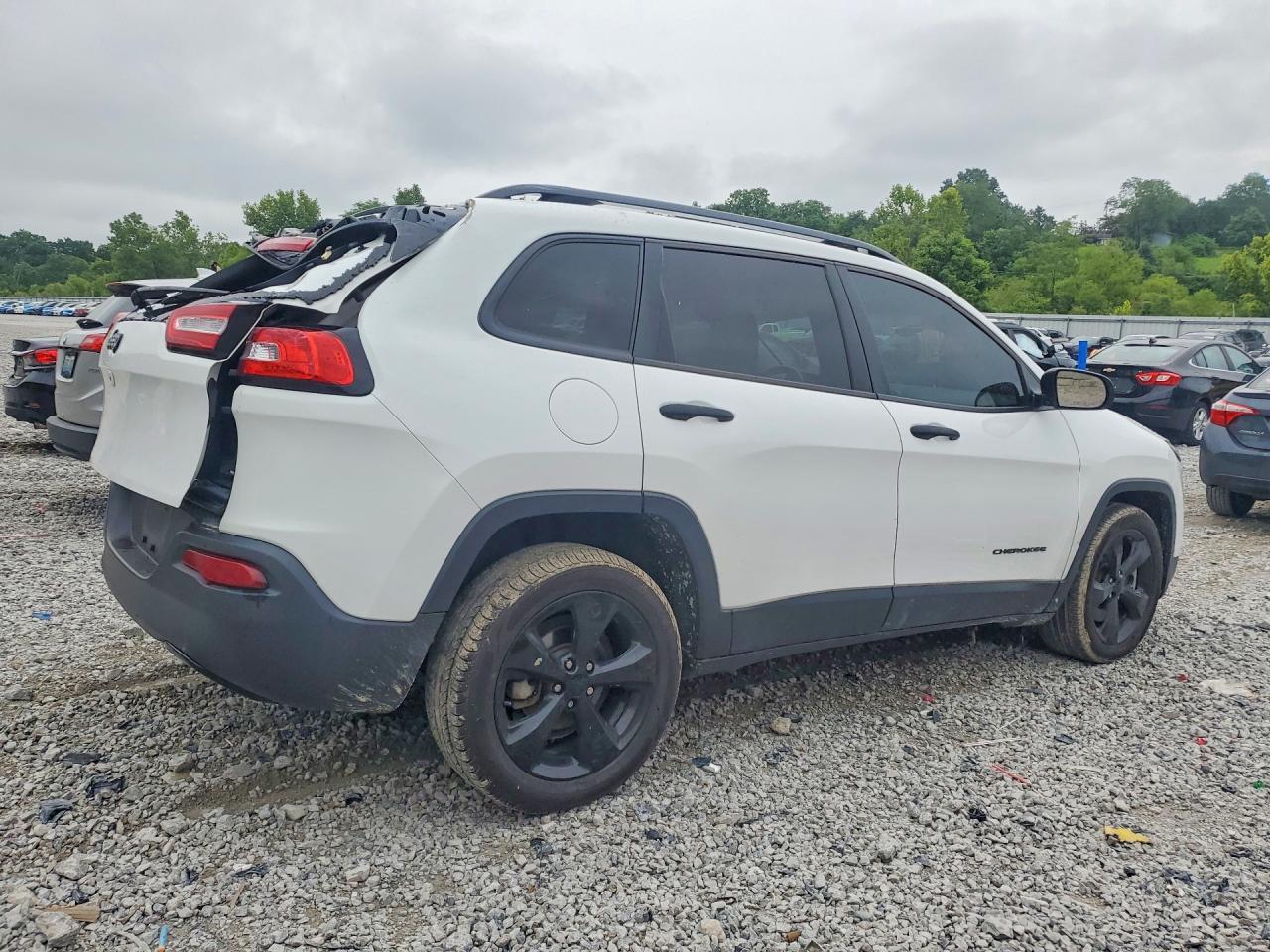 2016 Jeep Cherokee Sport - zdjęcie 3