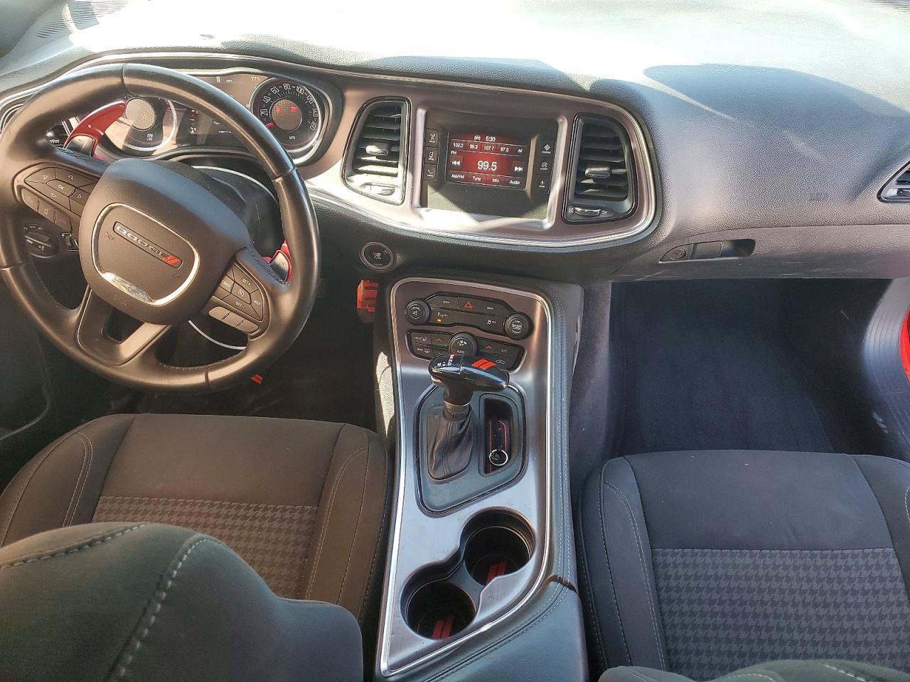 2016 Dodge Challenger R - zdjęcie 8