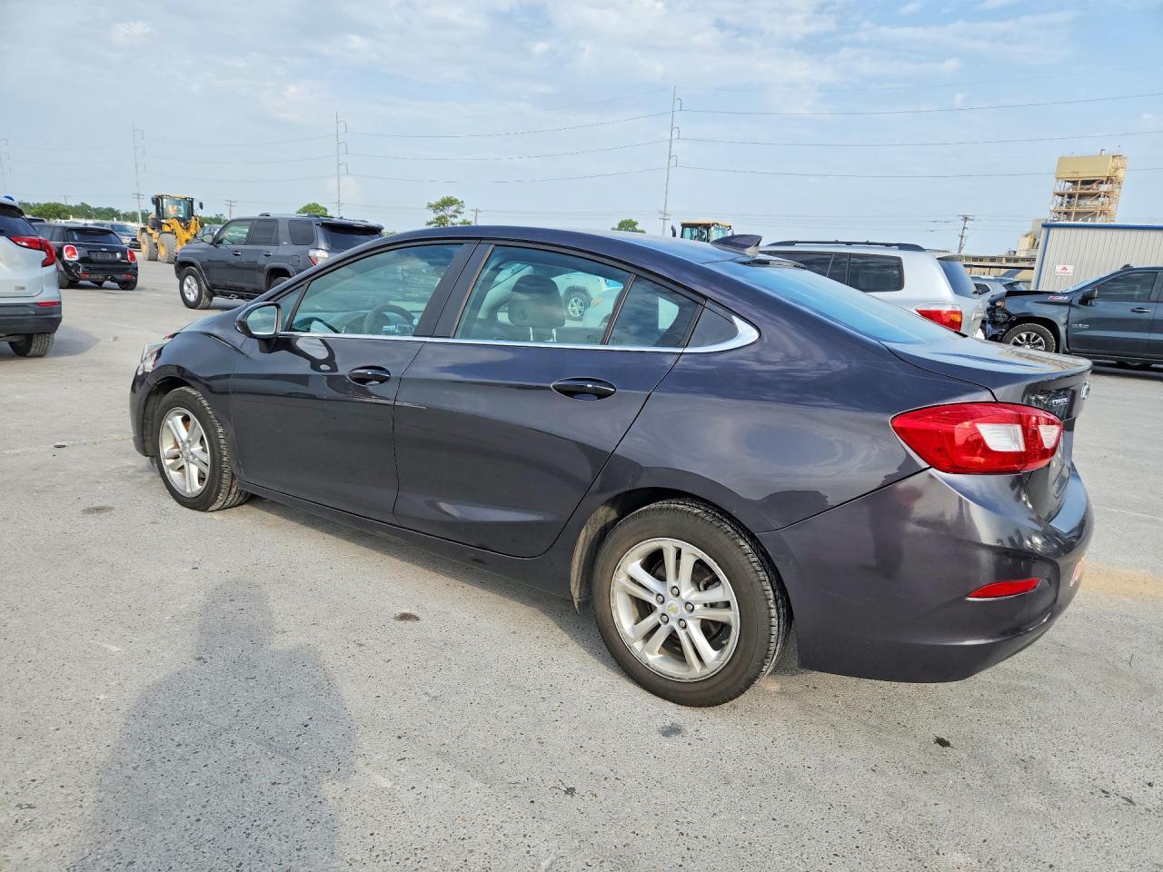2017 Chevrolet Cruze Lt - zdjęcie 2