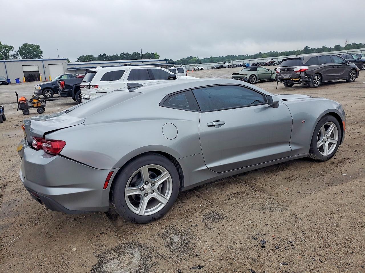 2023 Chevrolet Camaro Ls - zdjęcie 3