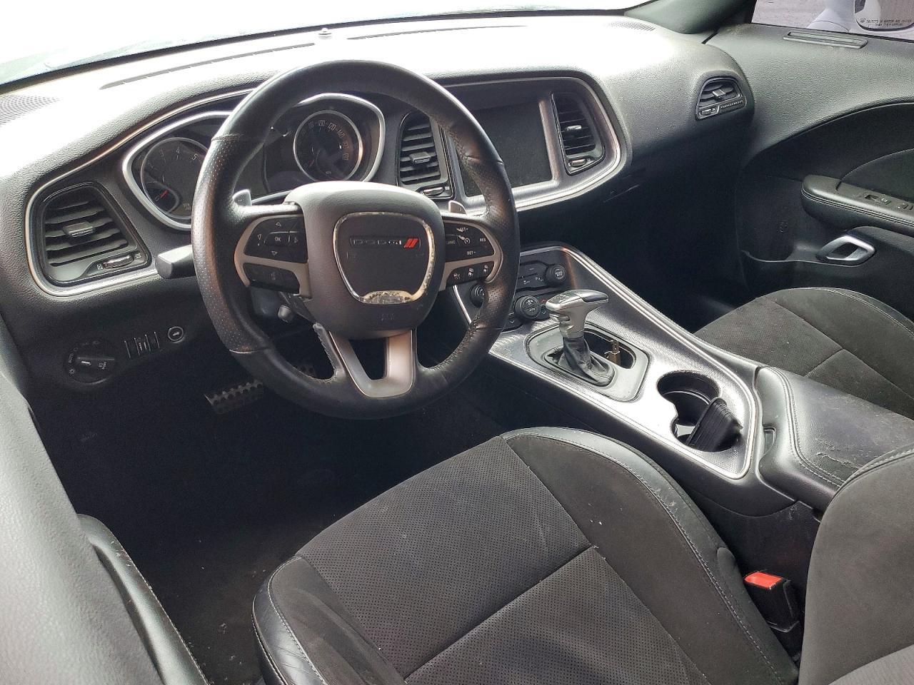2016 Dodge Challenger R - zdjęcie 8