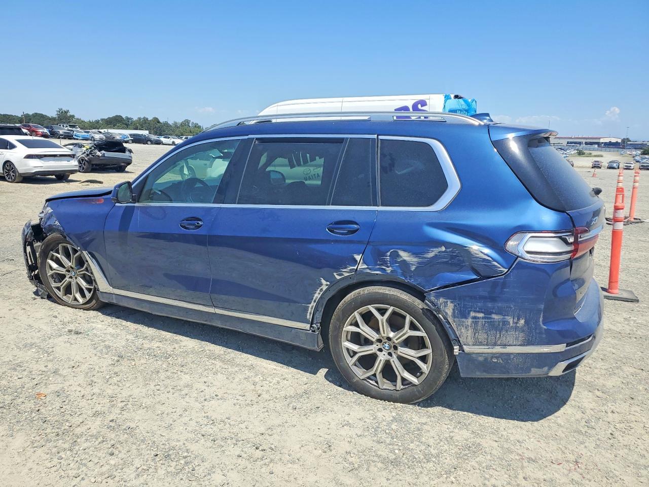 2020 BMW X7 xDrive40I - zdjęcie 2