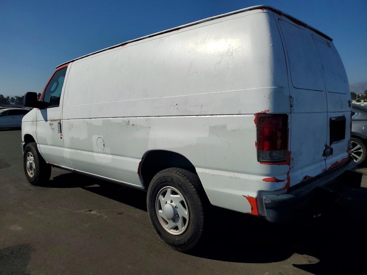 2013 Ford Econoline E250 Van - zdjęcie 2