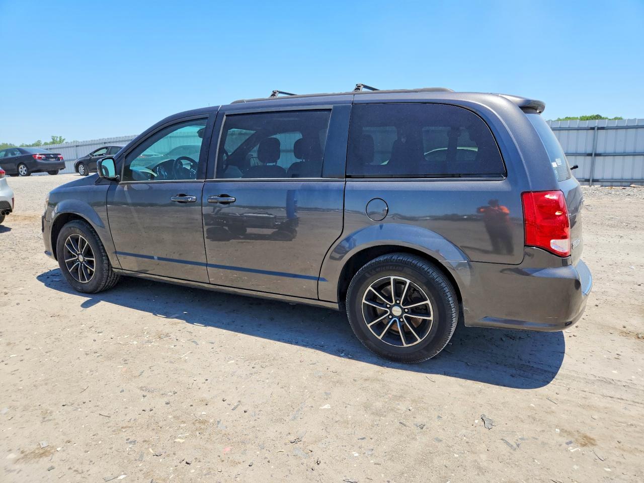 2019 Dodge Grand Caravan Gt - zdjęcie 2
