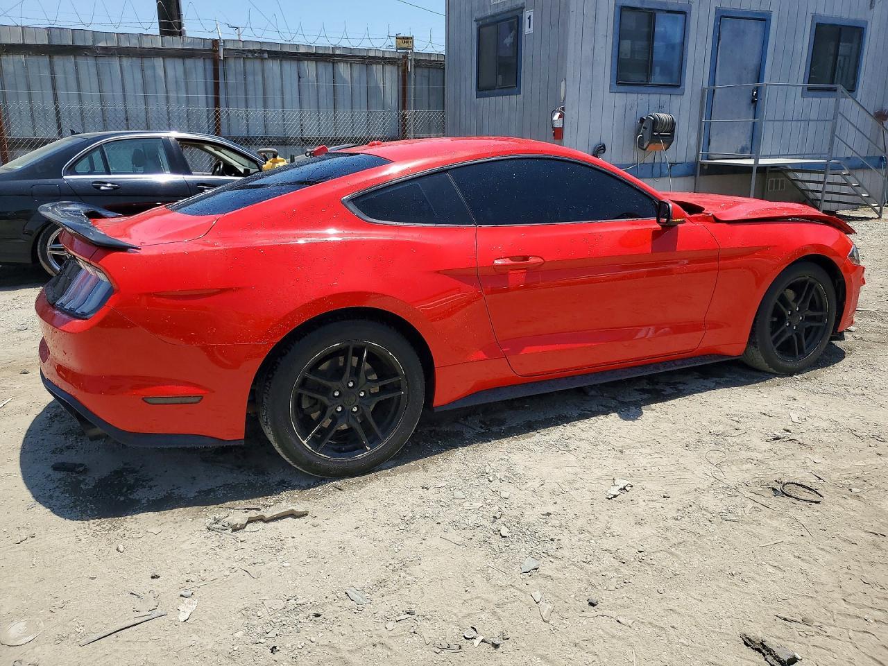 2019 Ford Mustang - zdjęcie 3