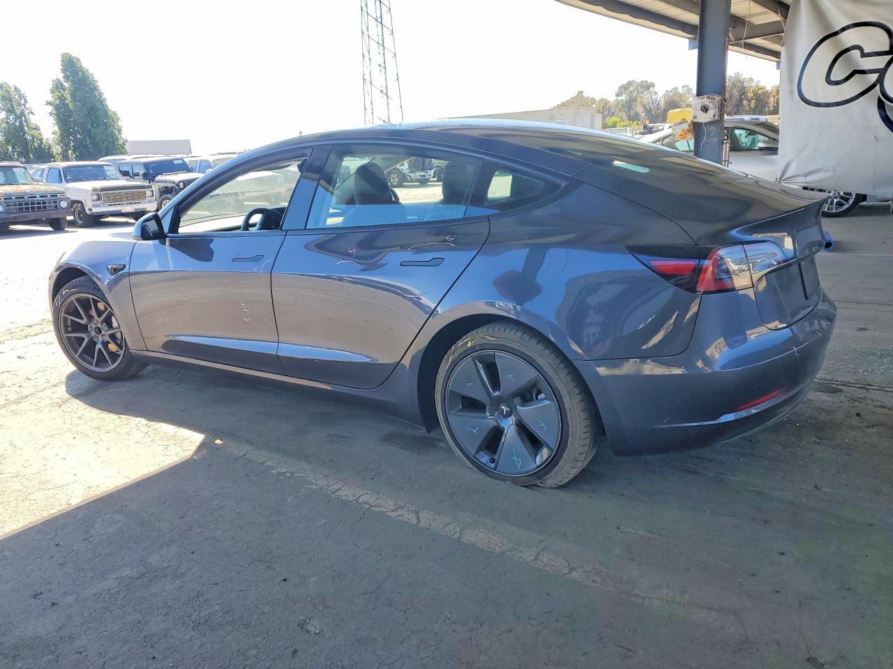2023 Tesla Model 3 - zdjęcie 2