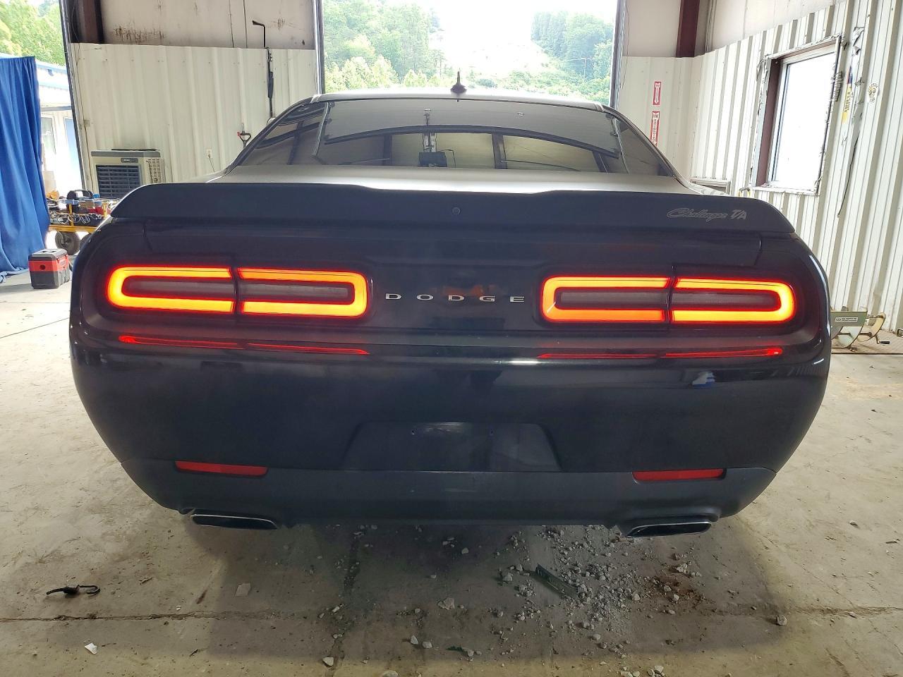 2017 Dodge Challenger R - zdjęcie 6