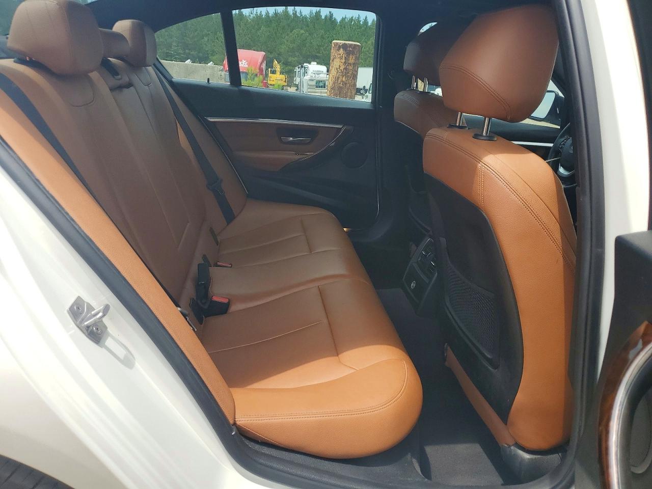 2017 BMW 330 I - zdjęcie 10